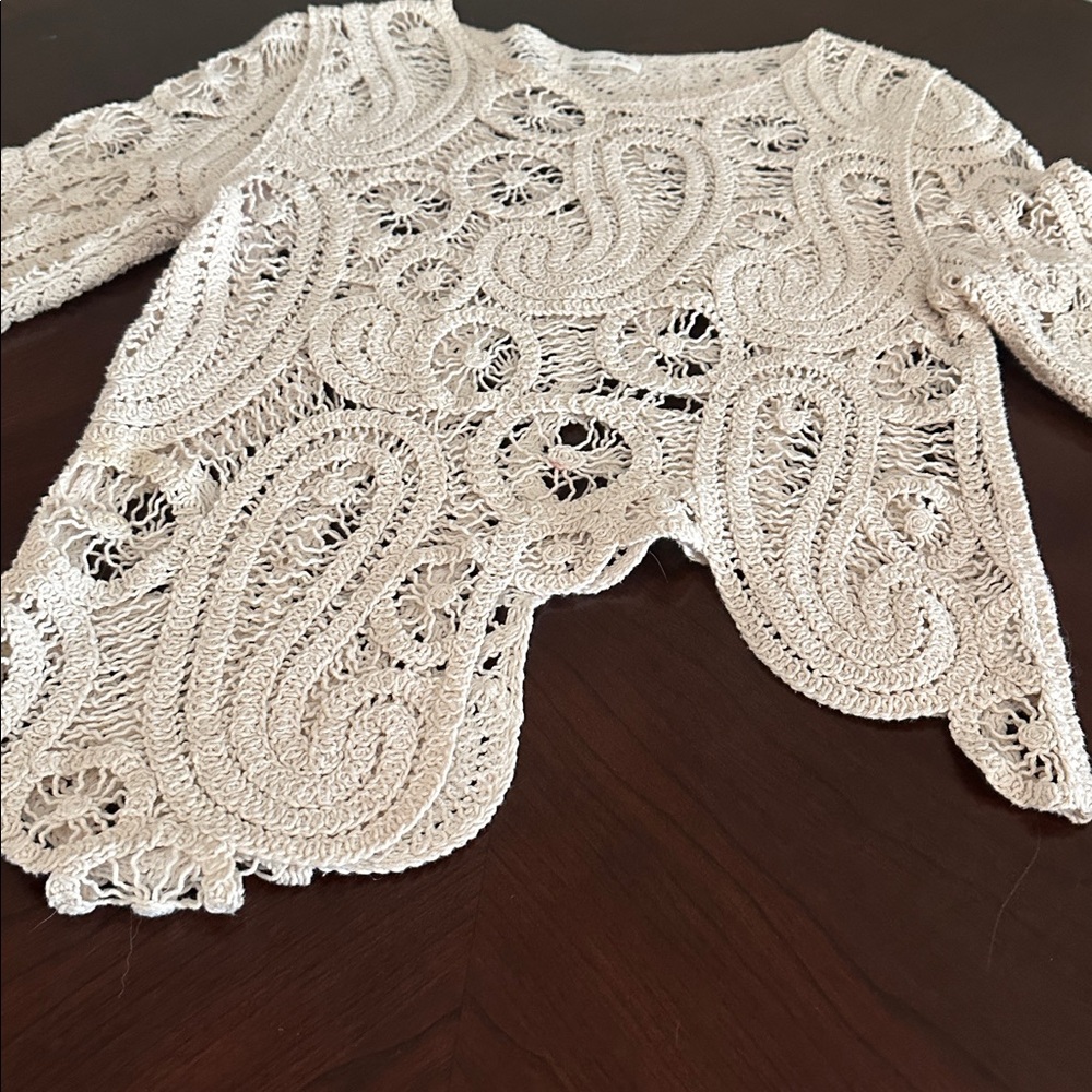 Line and Dot Cream Lace Seeater